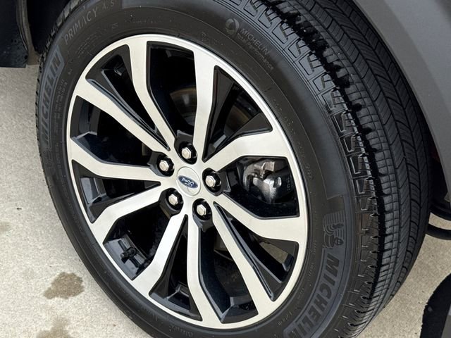 Used 2025 Ford Explorer ST-Line image 13