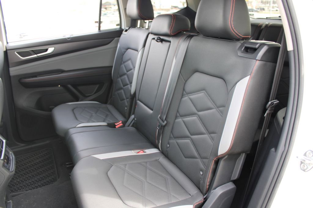 Certified 2025 Volkswagen Atlas Peak Edition SE image 22