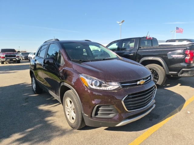 Used 2022 Chevrolet Trax LT w/ LT Convenience Package AWD/4WD image 3