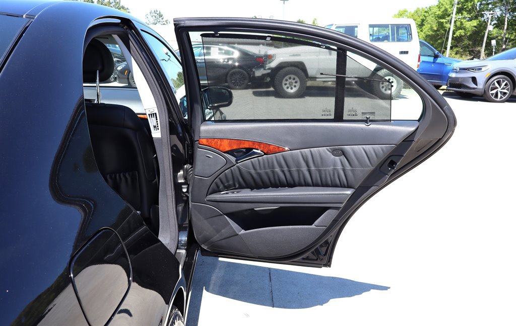 Used 2005 Mercedes-Benz E 500 4MATIC Sedan image 35