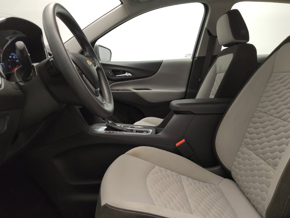 Used 2021 Chevrolet Equinox LS FWD image 17