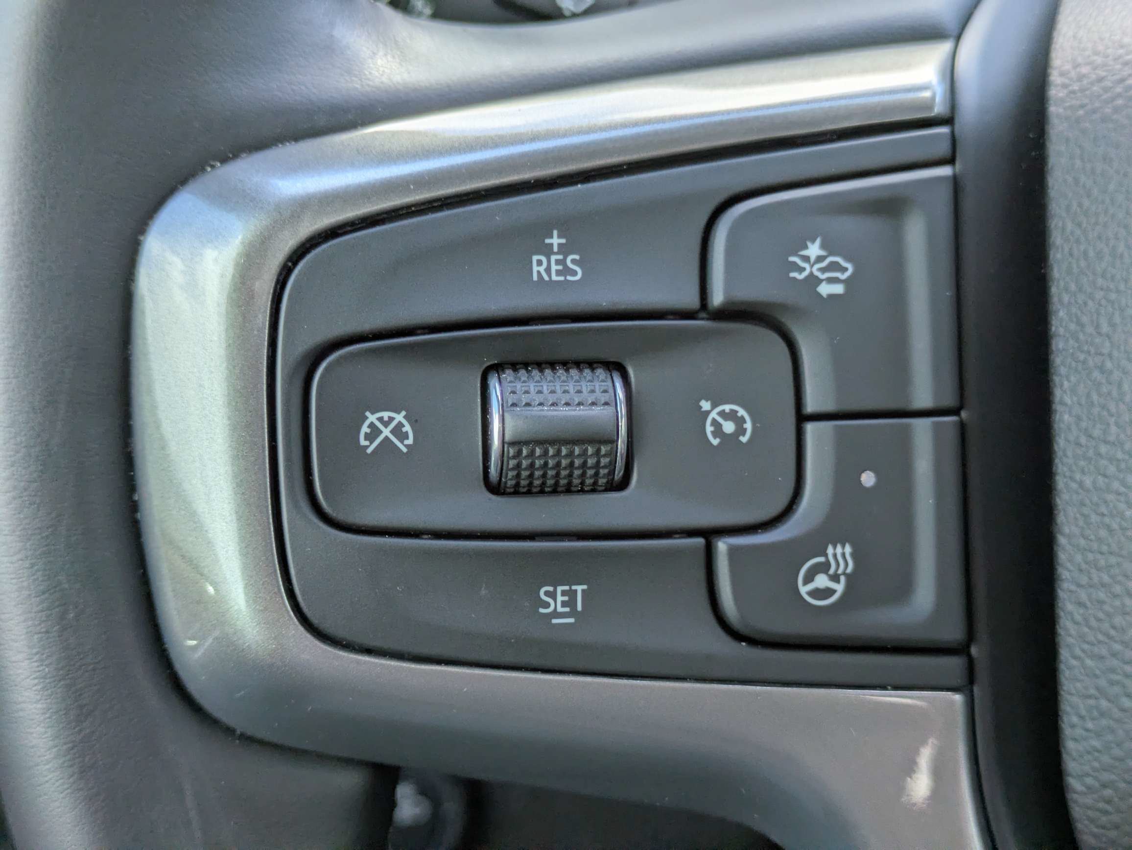 Used 2025 Chevrolet Silverado 1500 LT AWD/4WD image 15