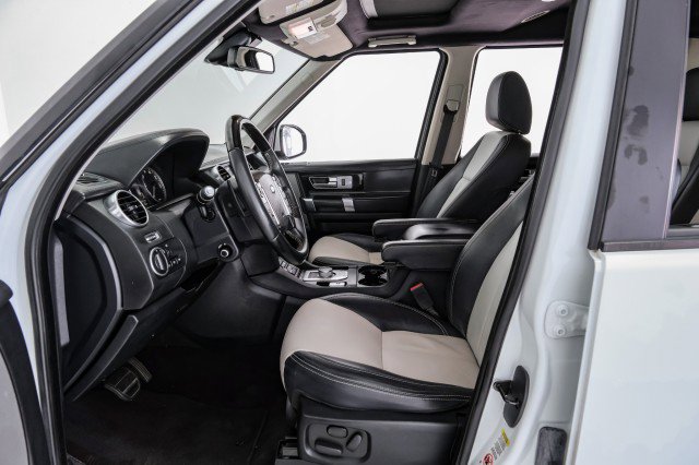 Used 2015 Land Rover LR4 HSE LUX image 32