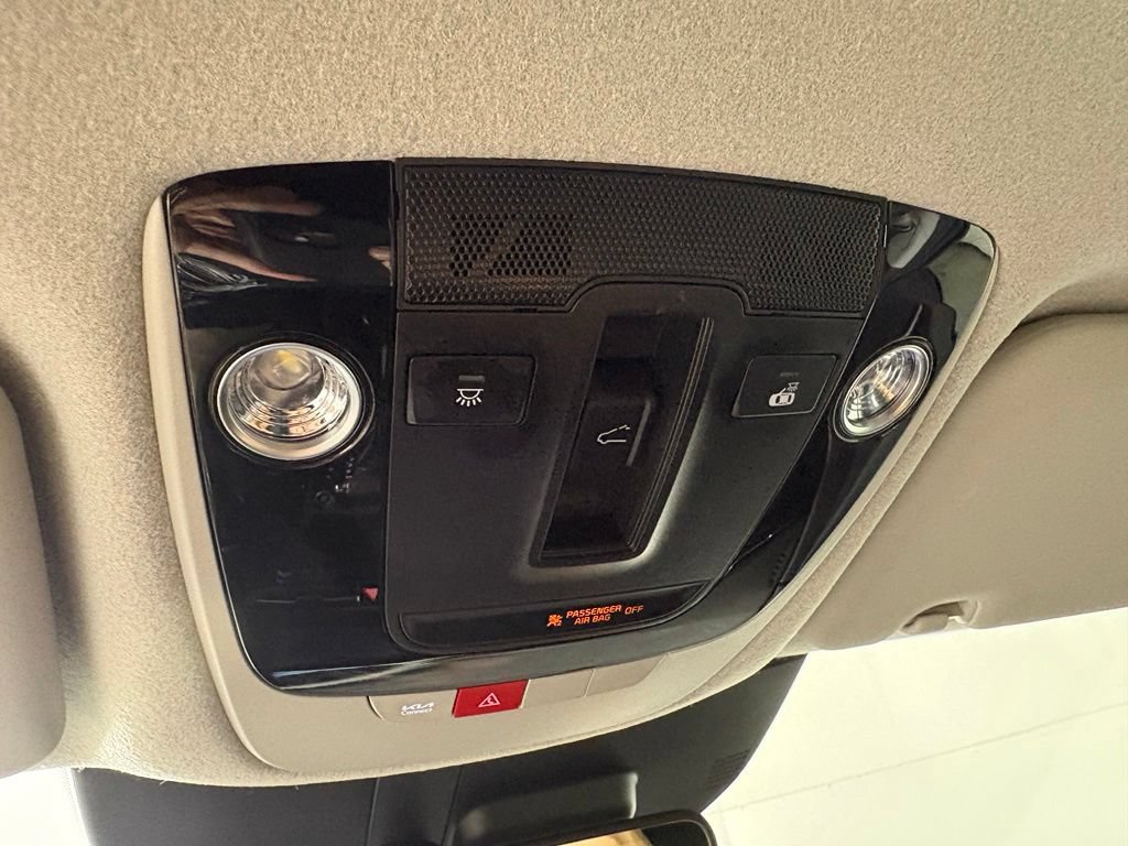 Used 2024 Kia Niro SX Touring FWD image 35