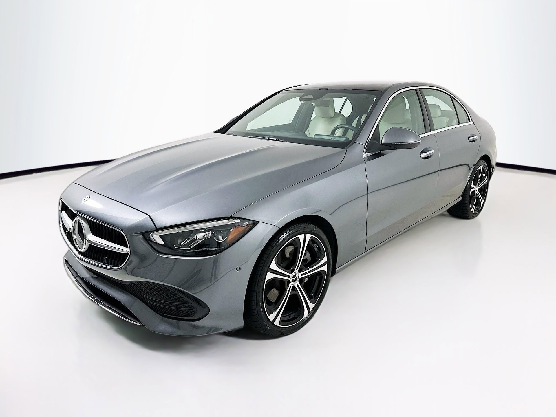 Used 2025 Mercedes-Benz C 300 Sedan image 3