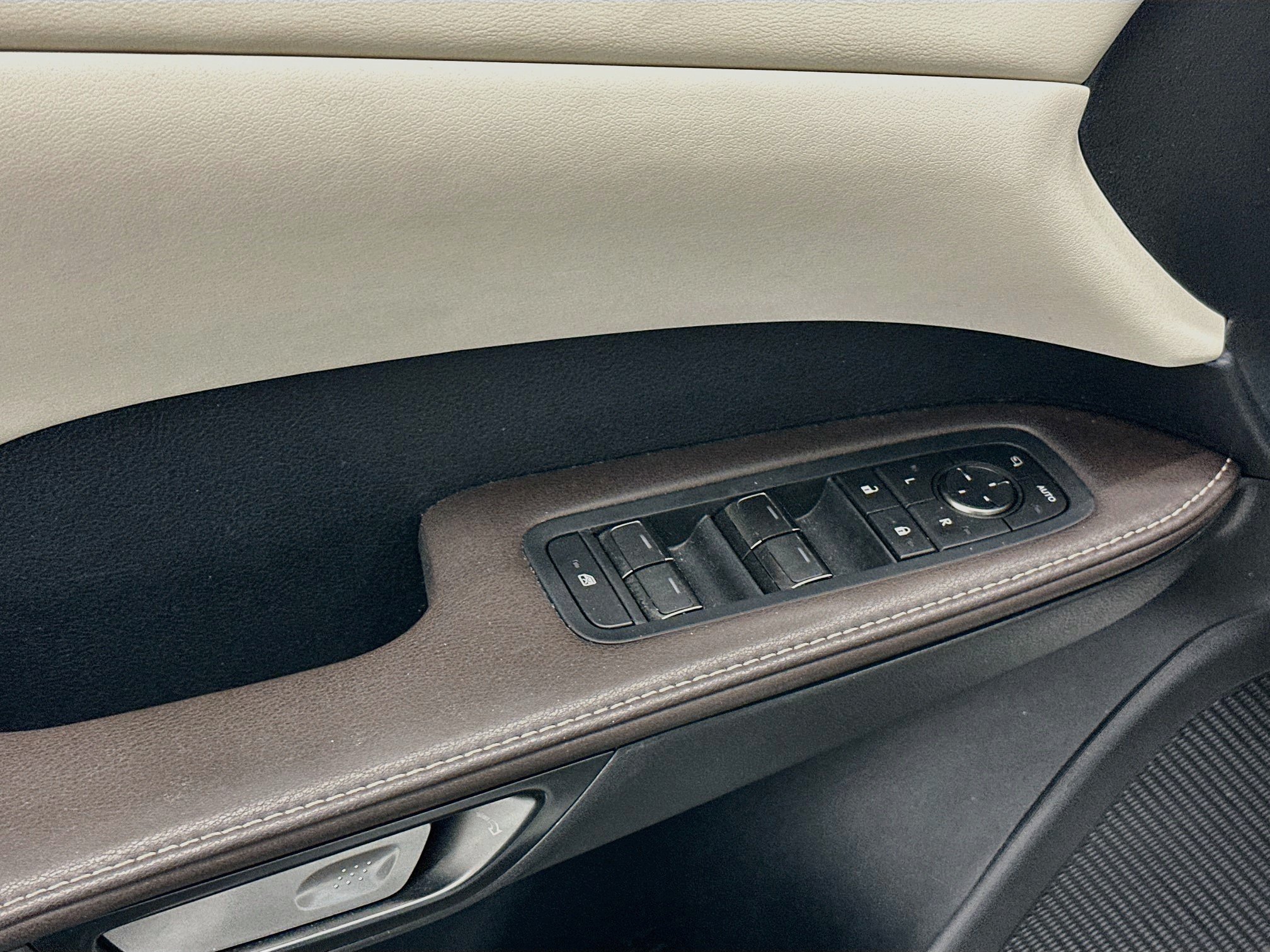 Used 2023 Lexus RX 350 Premium w/ Cold Area Package AWD/4WD image 15
