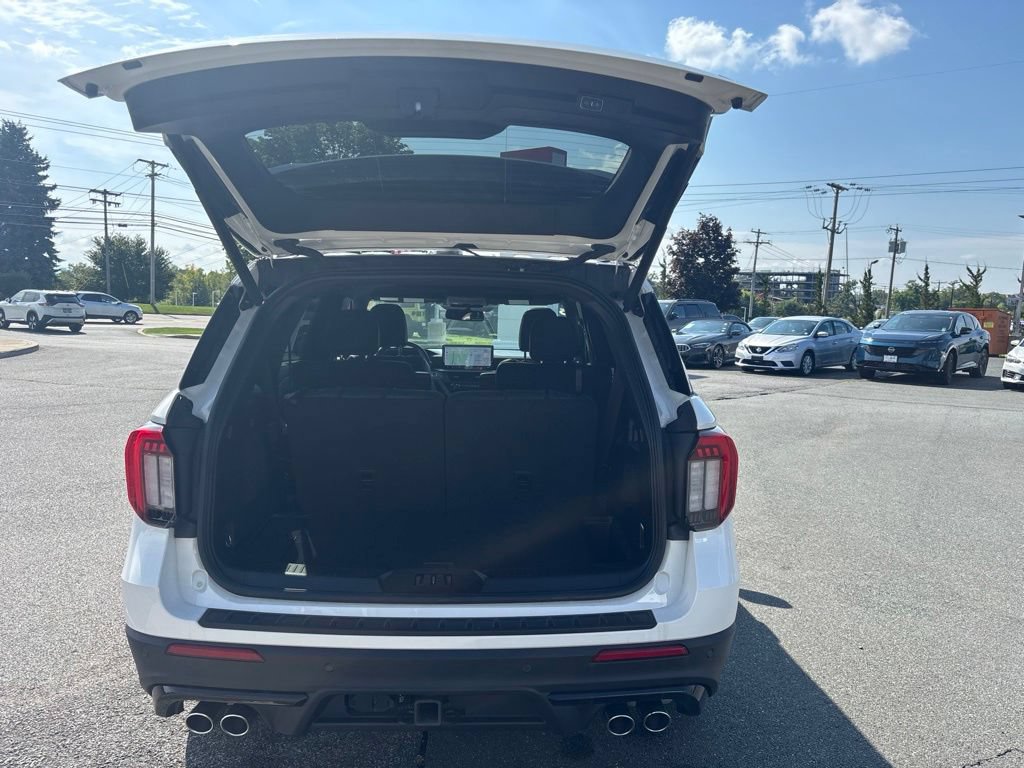 Used 2025 Ford Explorer ST w/ Sun And Sound Package AWD/4WD image 28