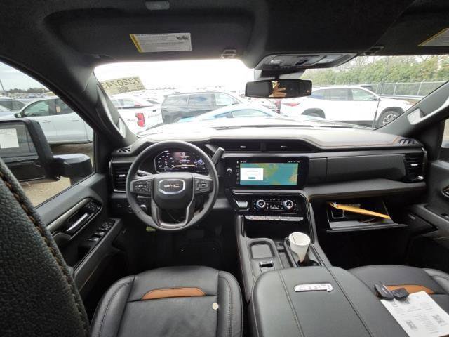 Used 2025 GMC Sierra 2500 AT4 image 10