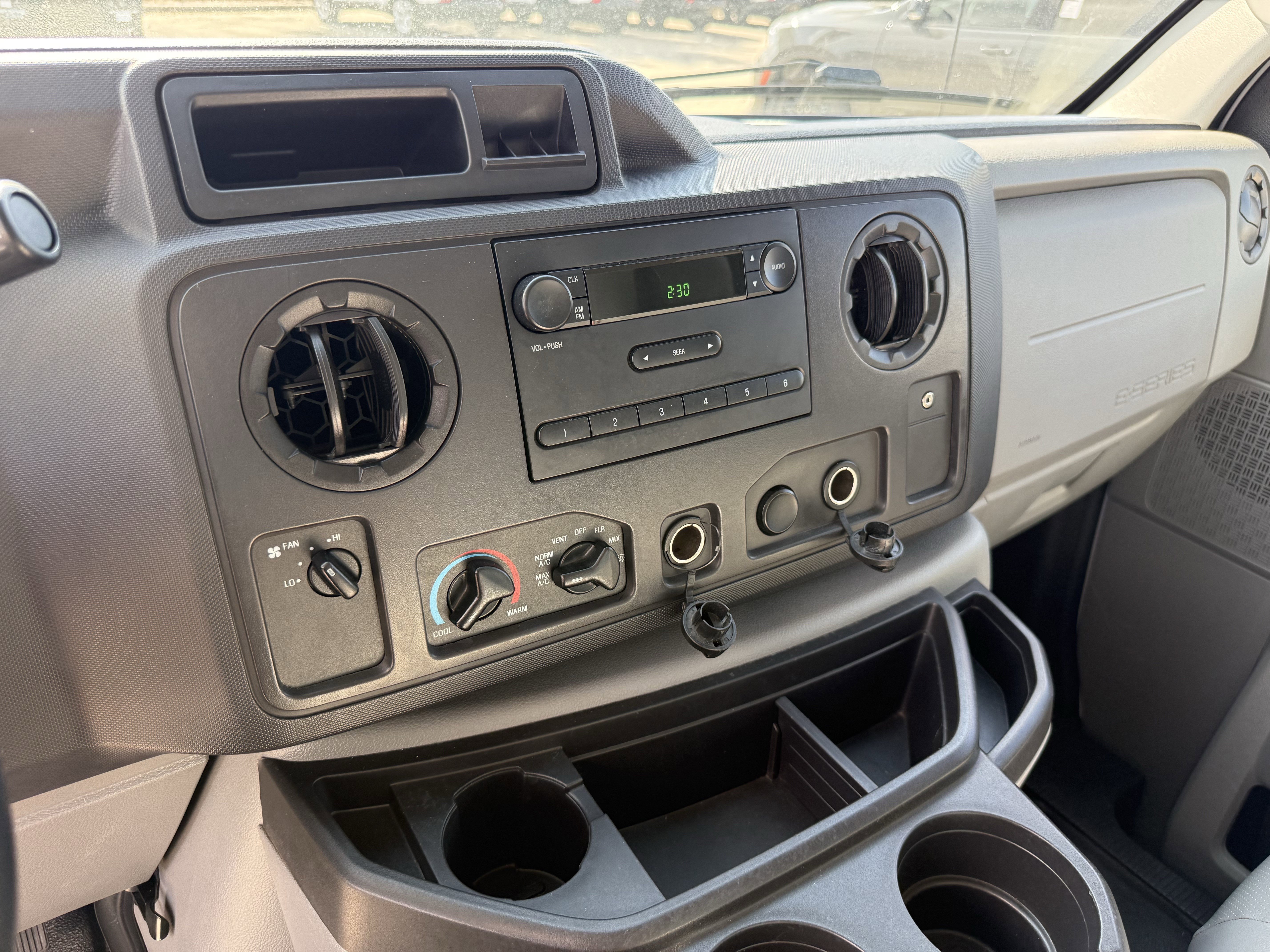 Used 2019 Ford E-350 and Econoline 350 Super Duty w/ Power Windows & Locks Group image 19