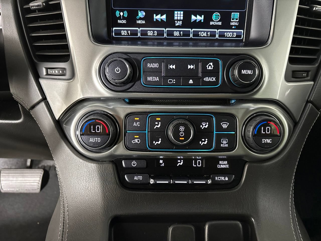 Used 2020 Chevrolet Tahoe LS w/ Enhanced Driver Alert Package AWD/4WD image 18
