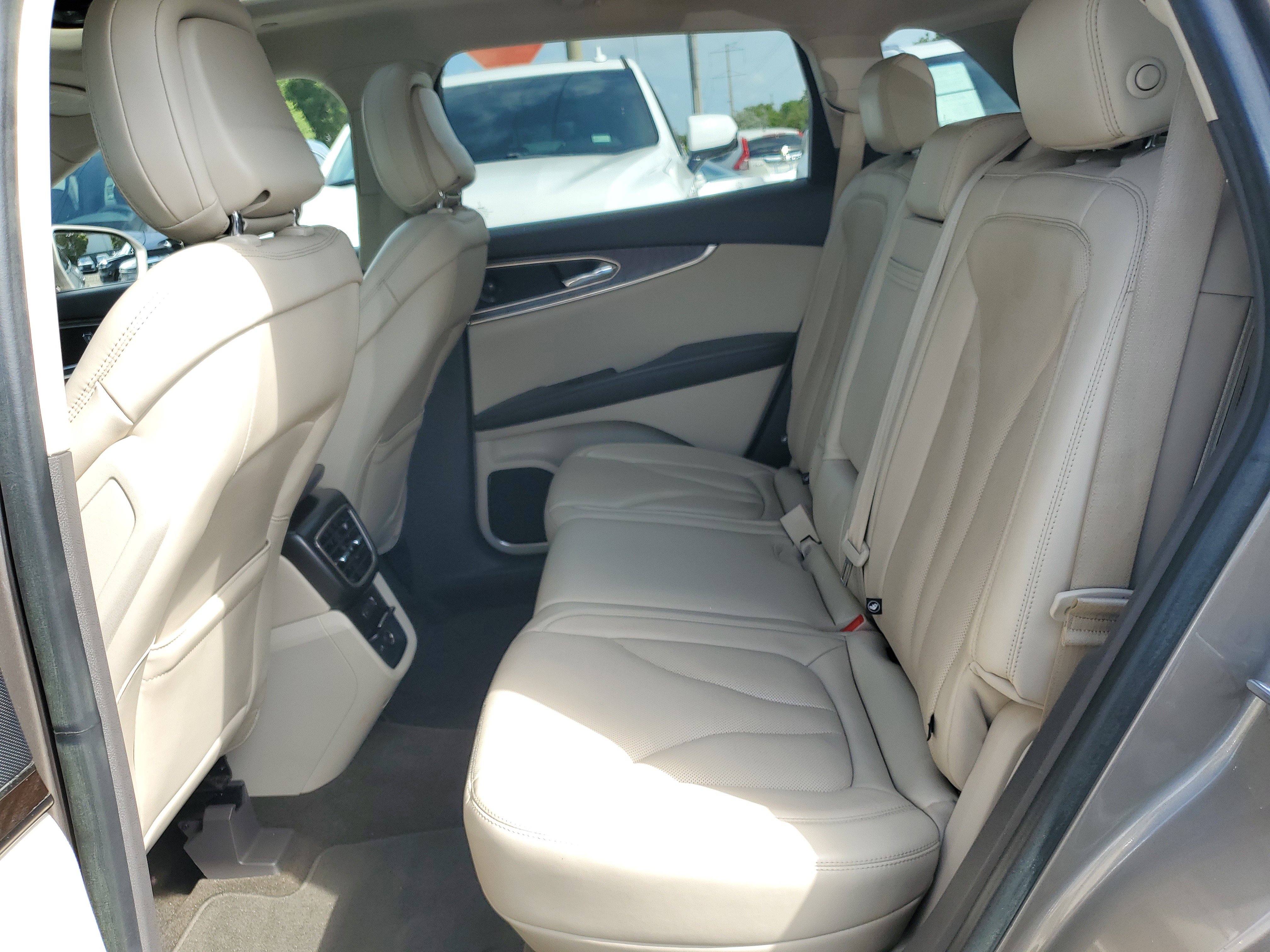 Certified 2020 Lincoln Nautilus Reserve image 10