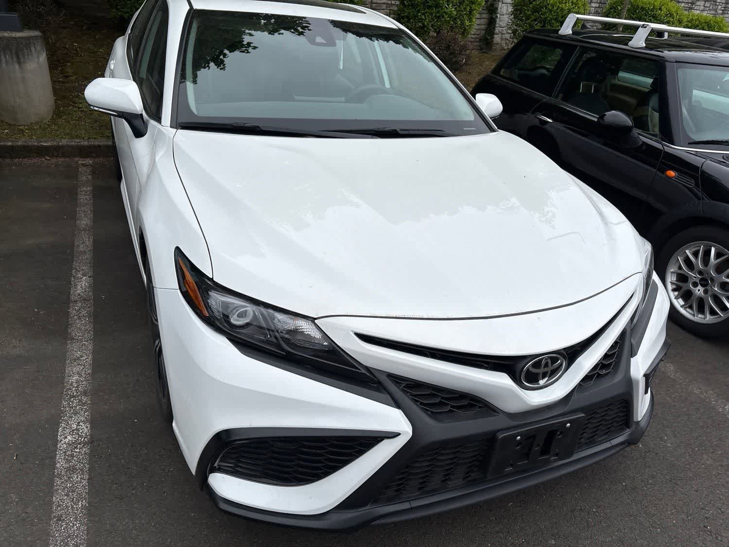 Used 2022 Toyota Camry SE w/ Cold Weather Package AWD/4WD image 6