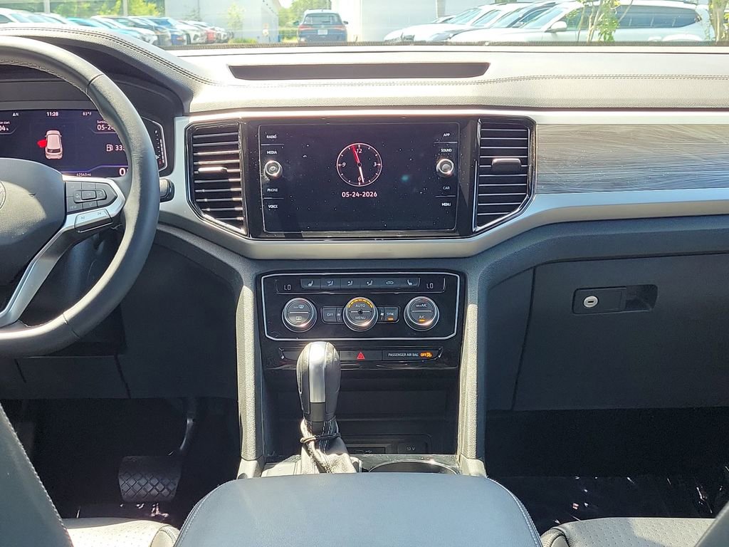Used 2022 Volkswagen Atlas Cross Sport SE FWD image 16