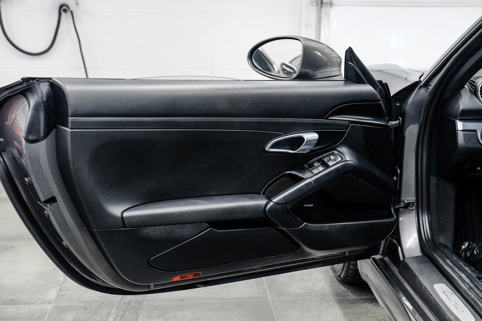 Used 2022 Porsche 718 Cayman image 44