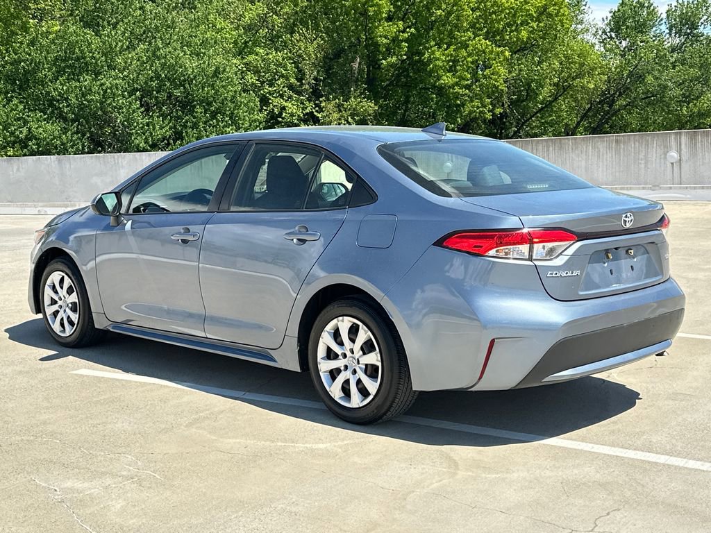 Used 2020 Toyota Corolla LE FWD image 3