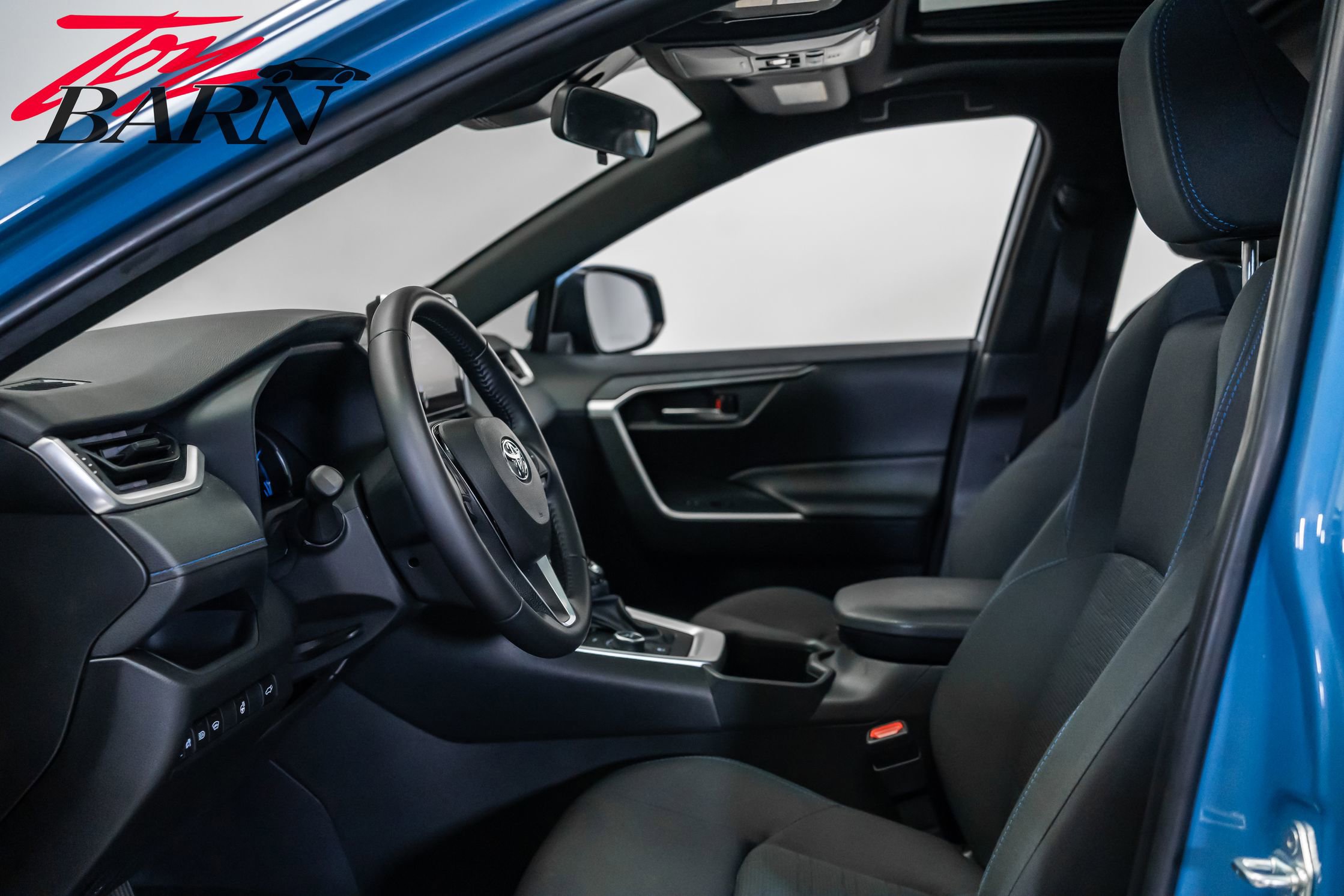 Used 2023 Toyota RAV4 SE w/ Convenience Package image 24