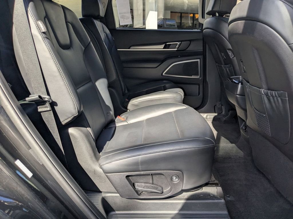 Used 2025 Kia Telluride S image 31