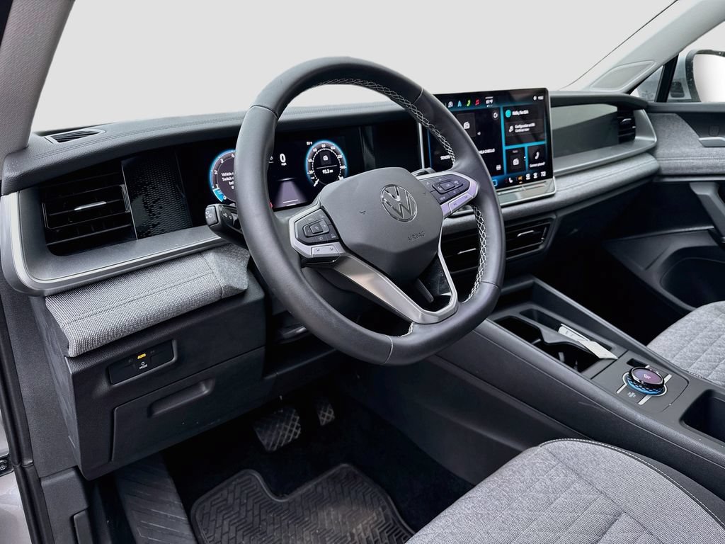 Certified 2025 Volkswagen Tiguan S AWD/4WD image 9