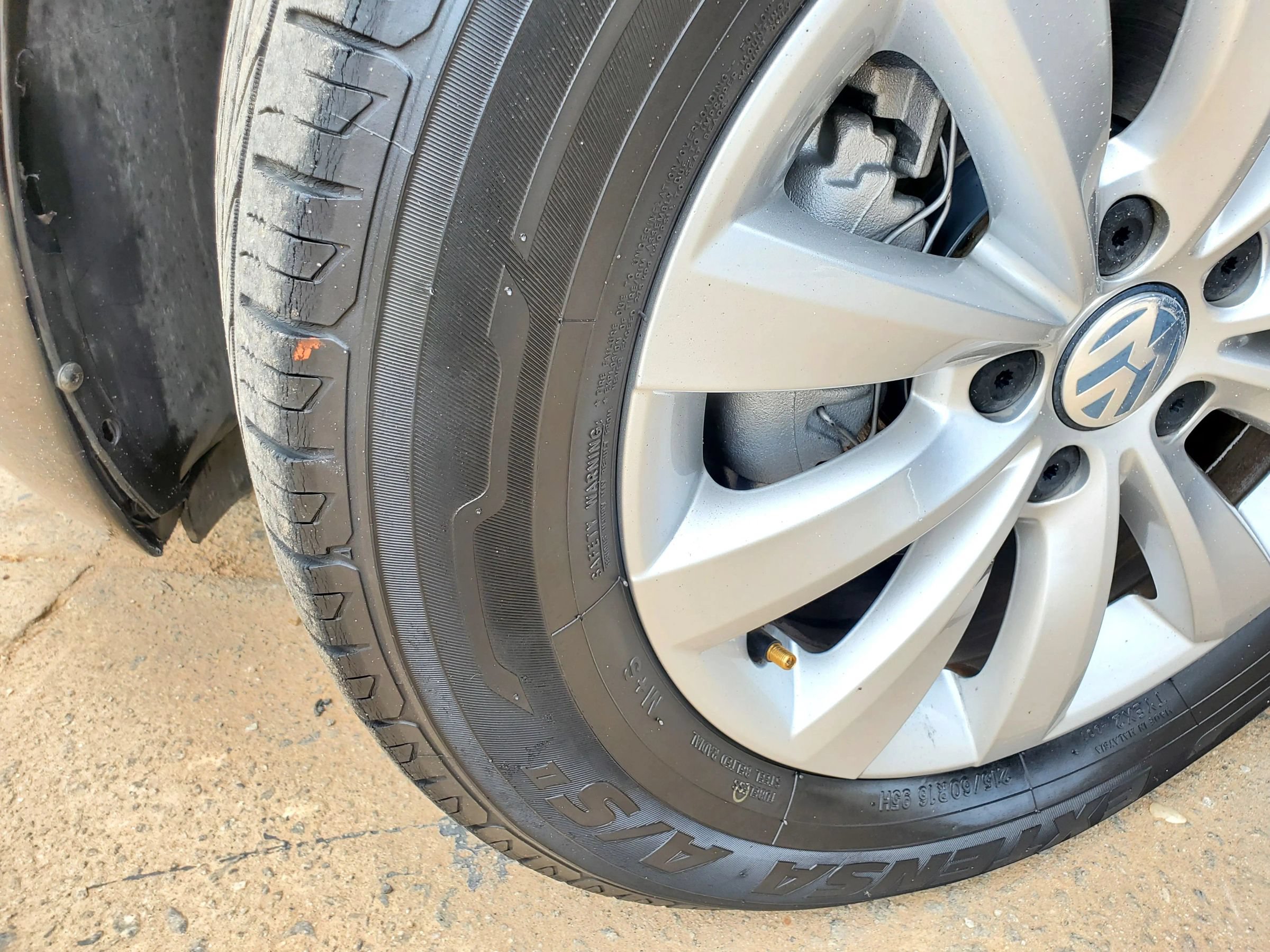 Used 2019 Volkswagen Beetle 2.0T S FWD image 54