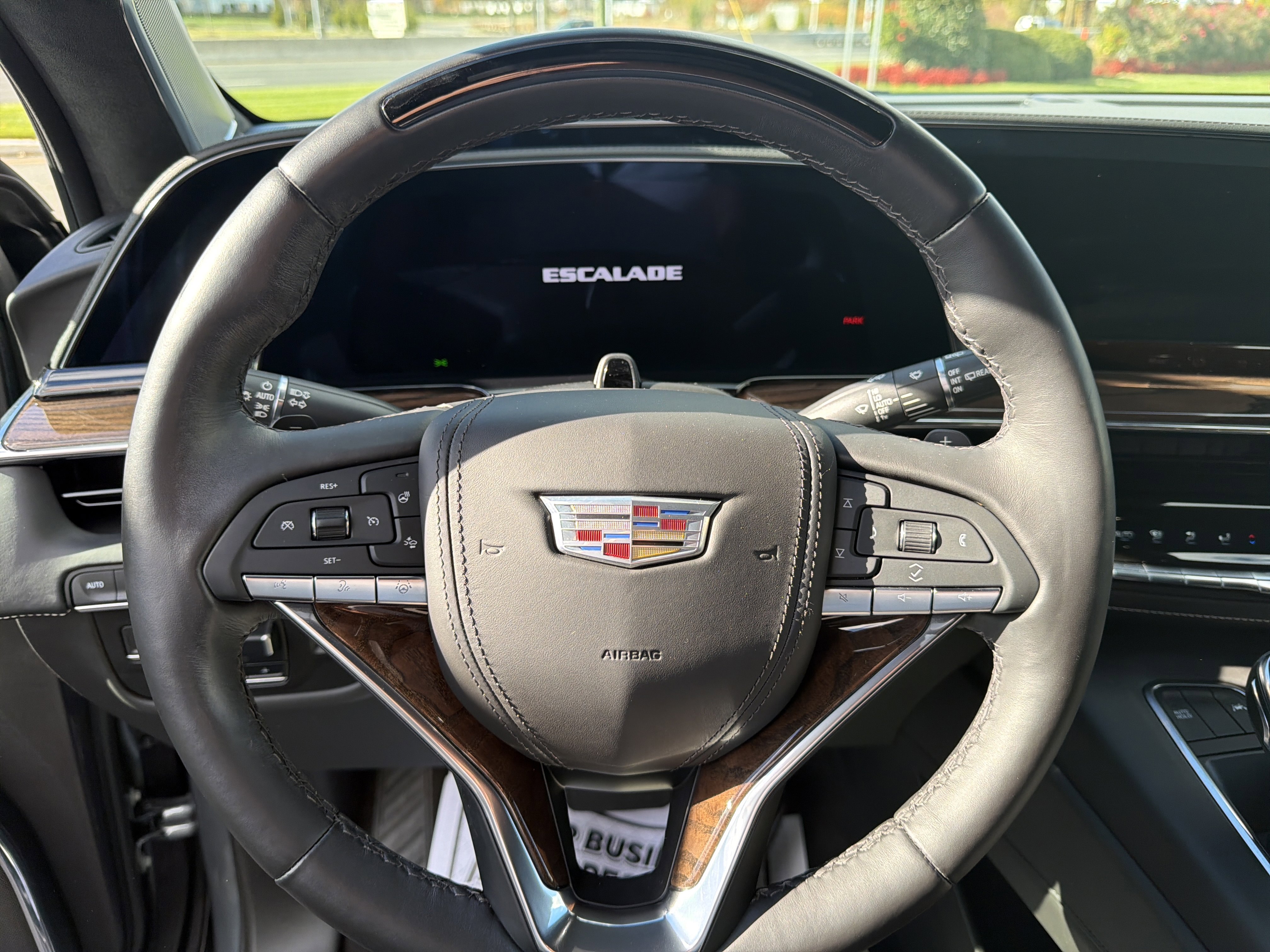 Used 2022 Cadillac Escalade ESV Premium Luxury Platinum image 13