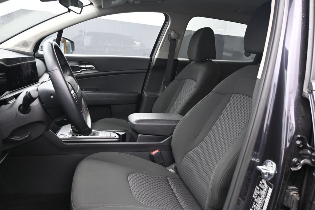 Used 2026 Kia Sportage LX FWD image 18
