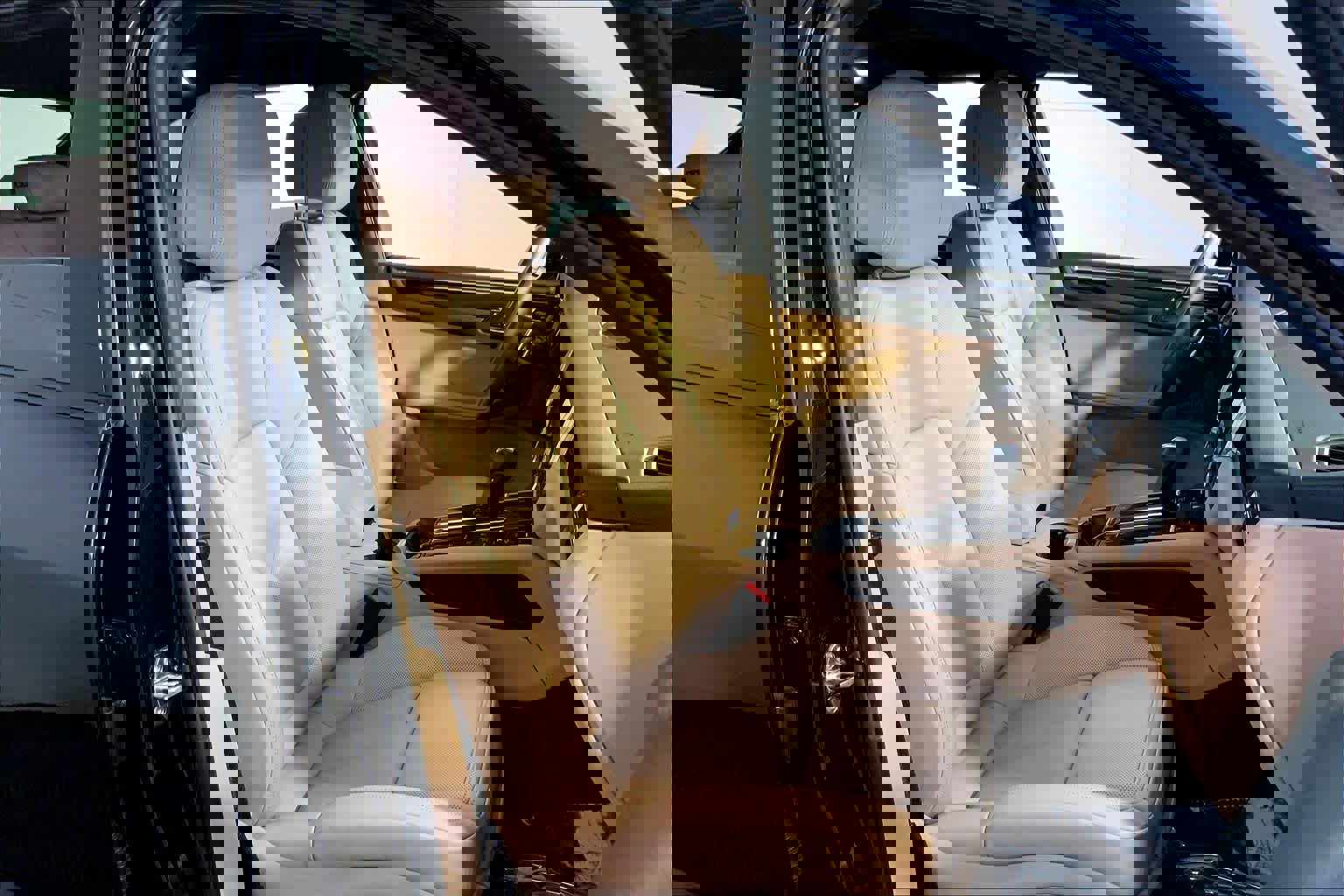 Used 2025 Porsche Macan image 18