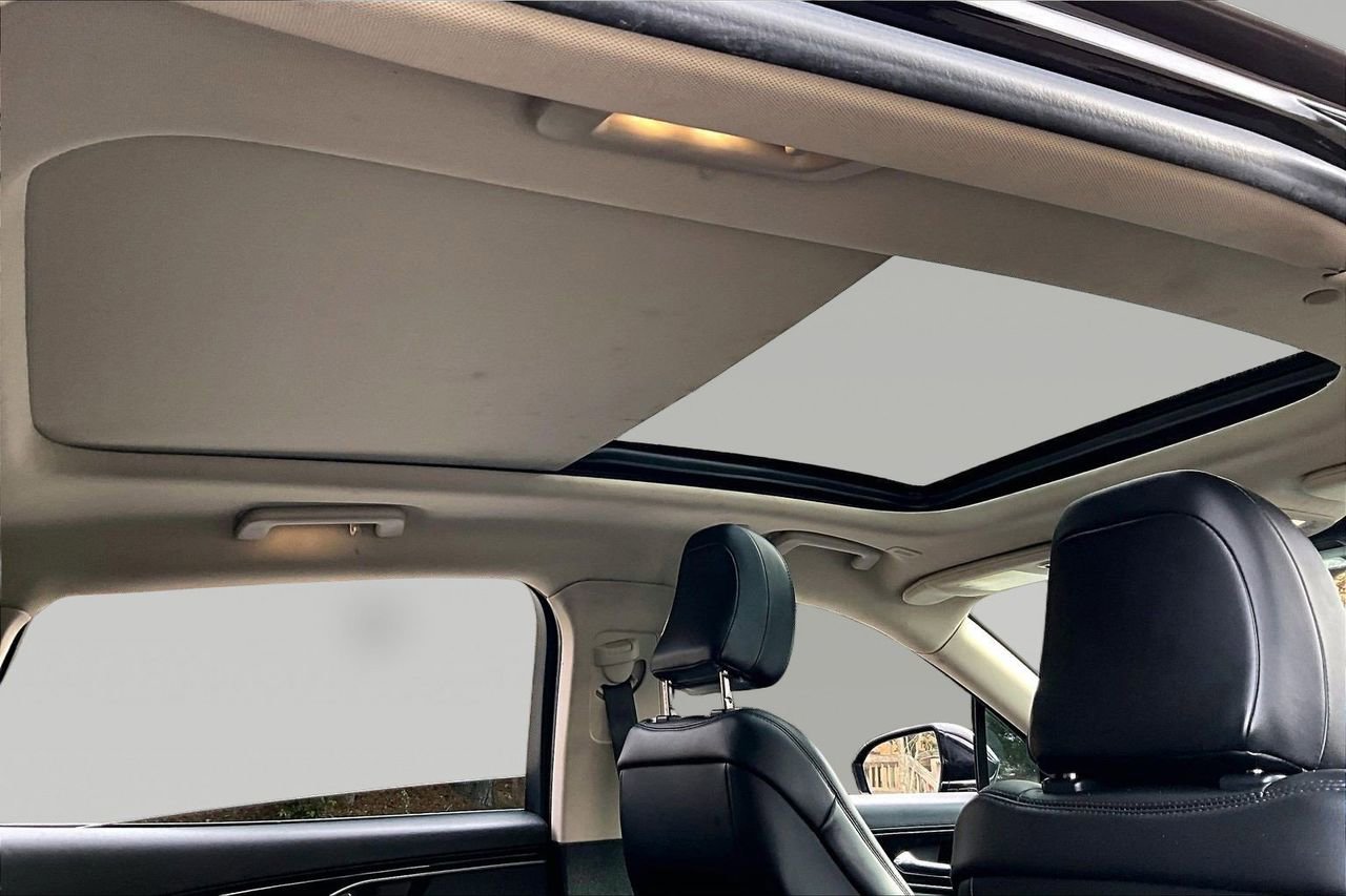 Used 2022 Lincoln Nautilus Reserve image 16