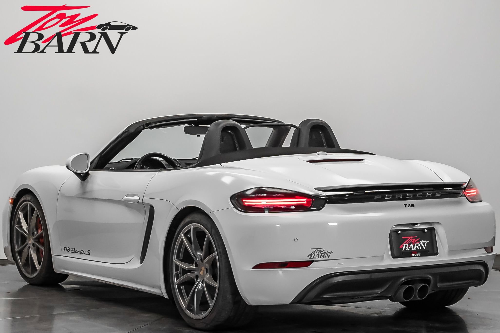 Used 2017 Porsche 718 Boxster S image 3