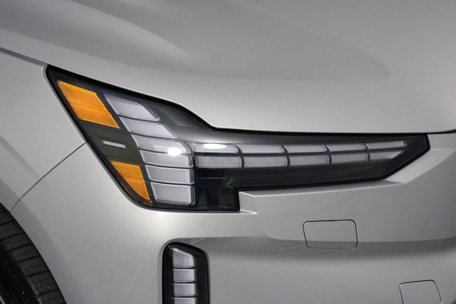 New 2025 Volvo EX90 Plus image 13