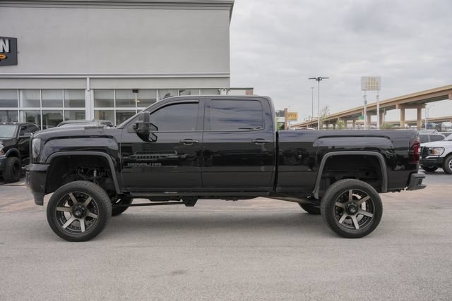 Used 2018 GMC Sierra 2500 Denali w/ Duramax Plus Package AWD/4WD image 14