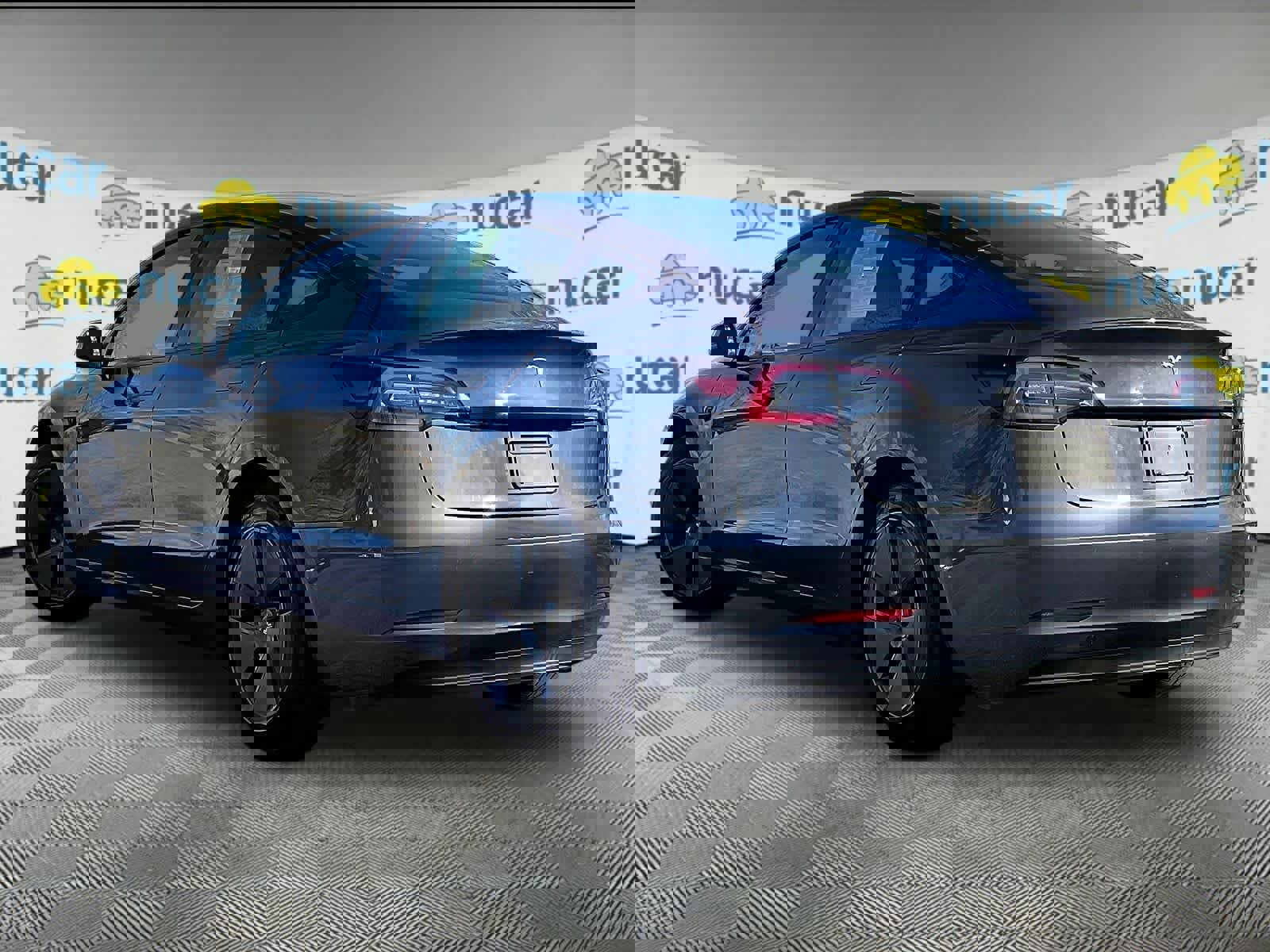 Used 2023 Tesla Model 3 Standard Range image 4