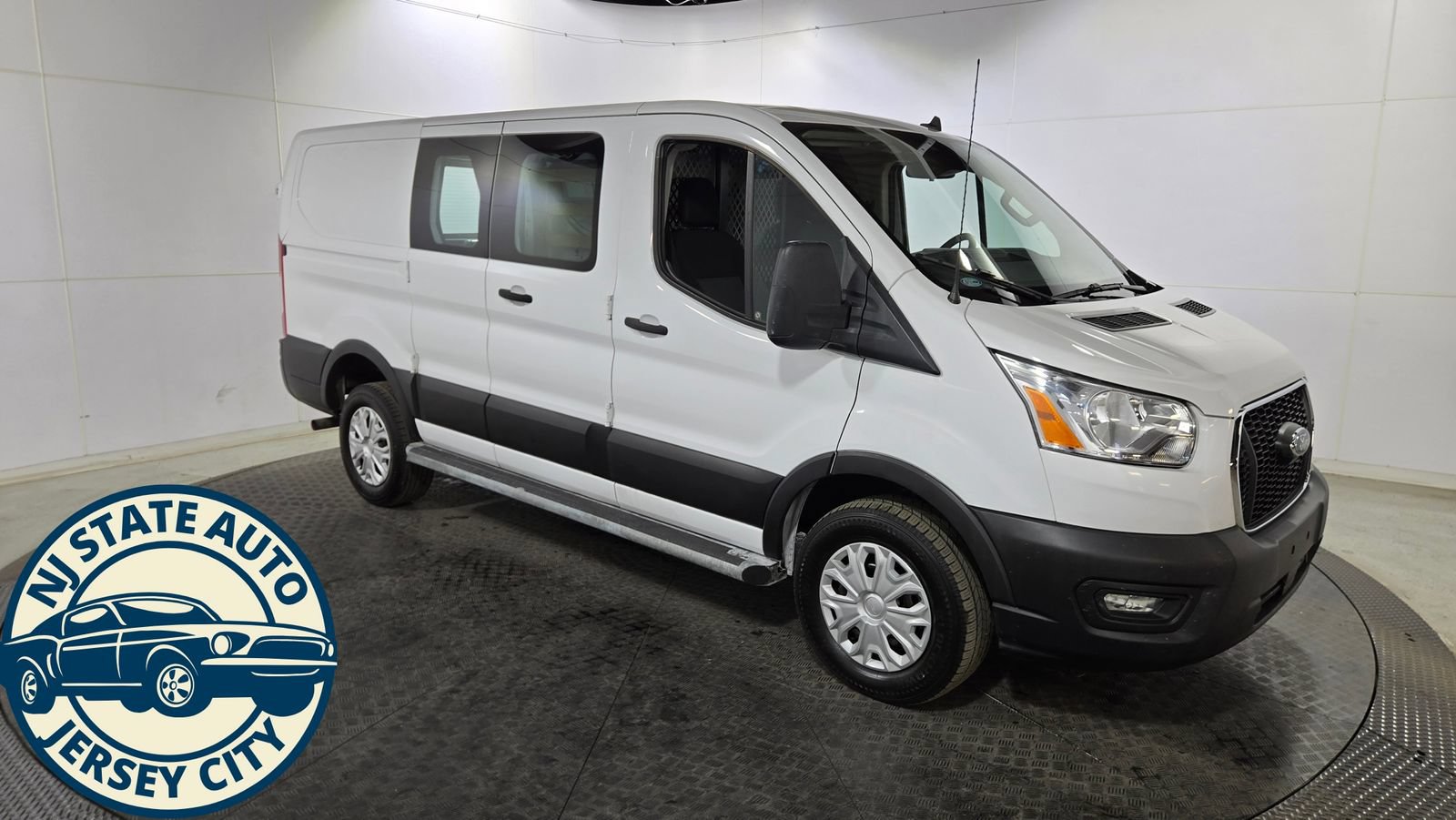 Used 2022 Ford Transit 250 Low Roof w/ Exterior Upgrade Package RWD image 9