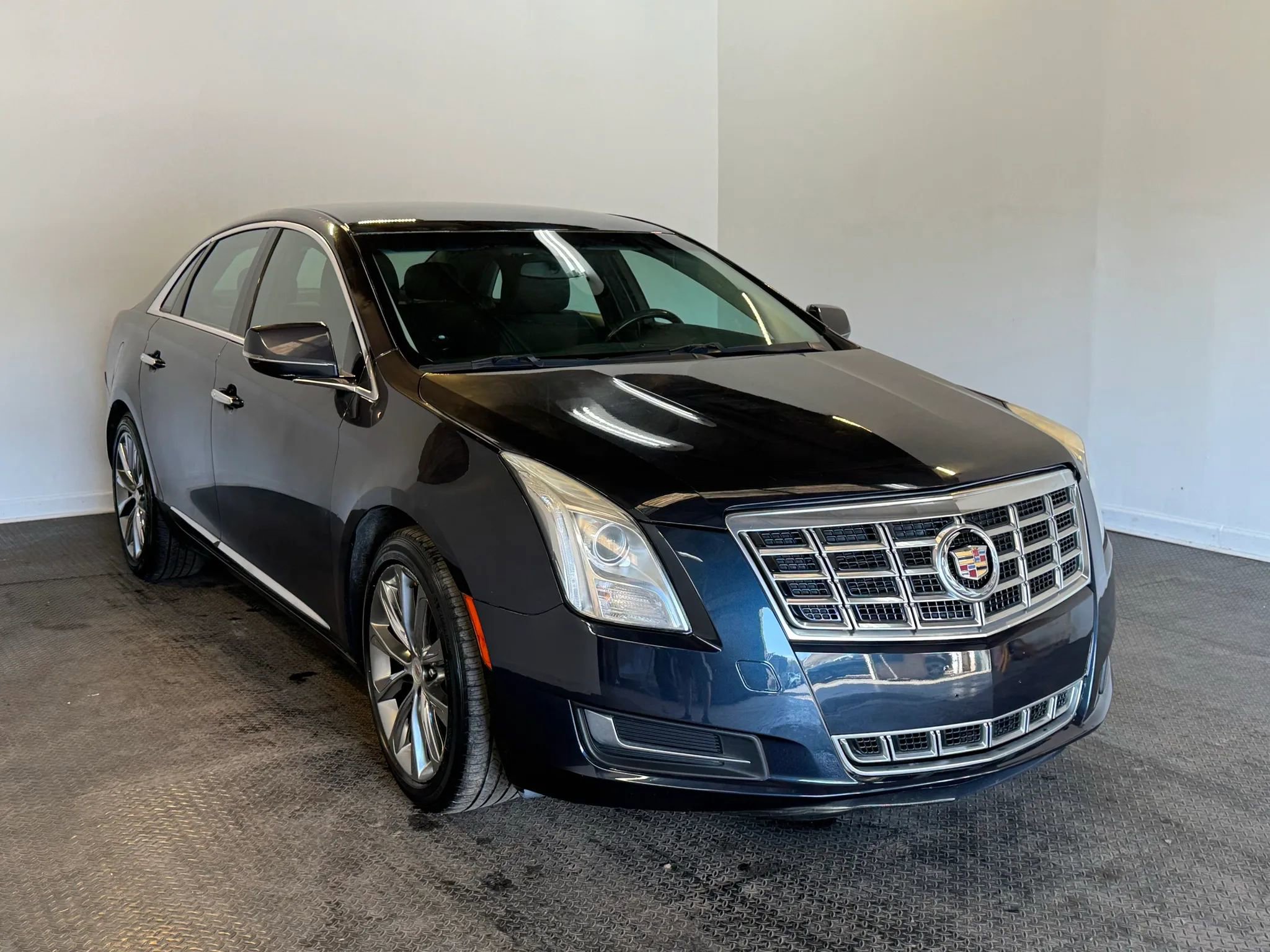 Used 2014 Cadillac XTS FWD image 3