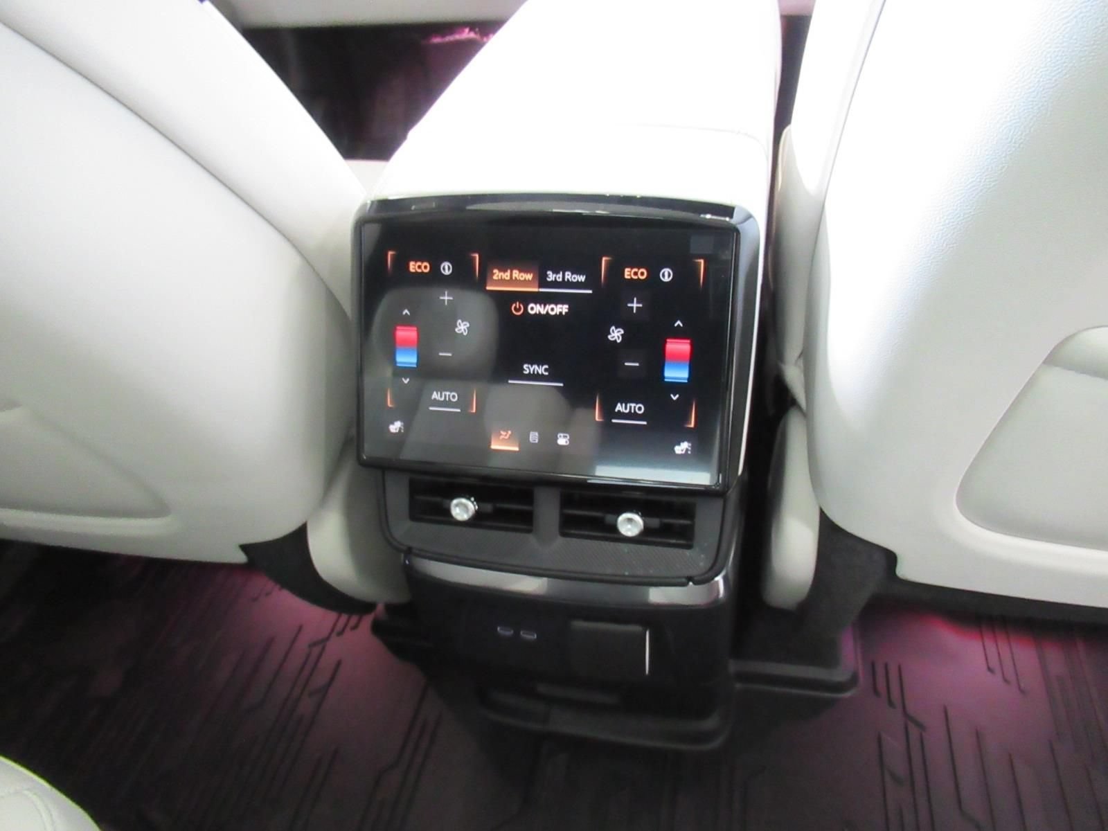 New 2027 Cadillac Vistiq Sport AWD/4WD image 15