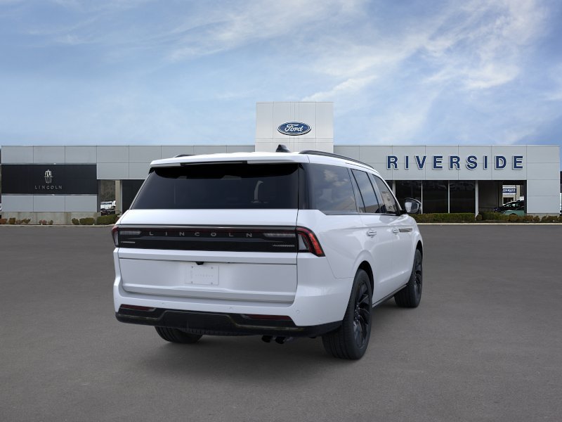 New 2026 Lincoln Navigator Reserve w/ Jet Appearance Package AWD/4WD image 8