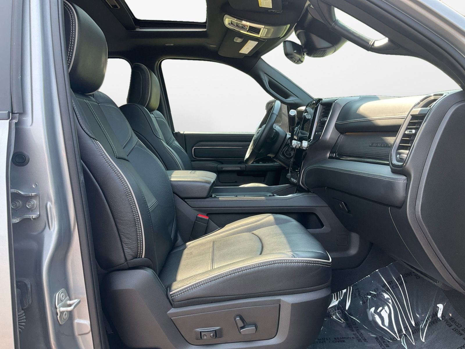 Used 2024 RAM 3500 Limited image 15