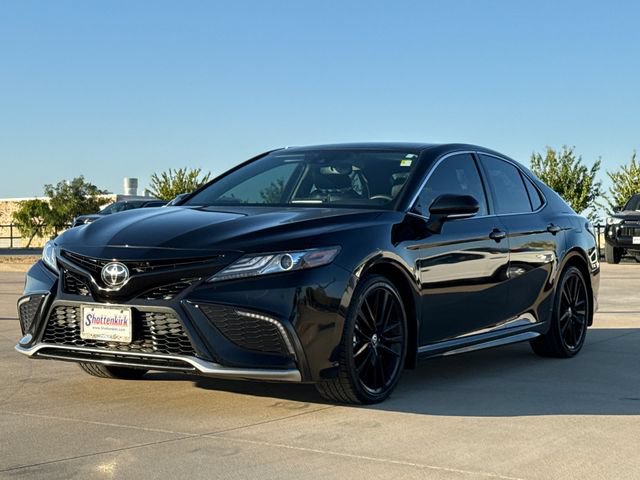 Used 2024 Toyota Camry XSE FWD image 3