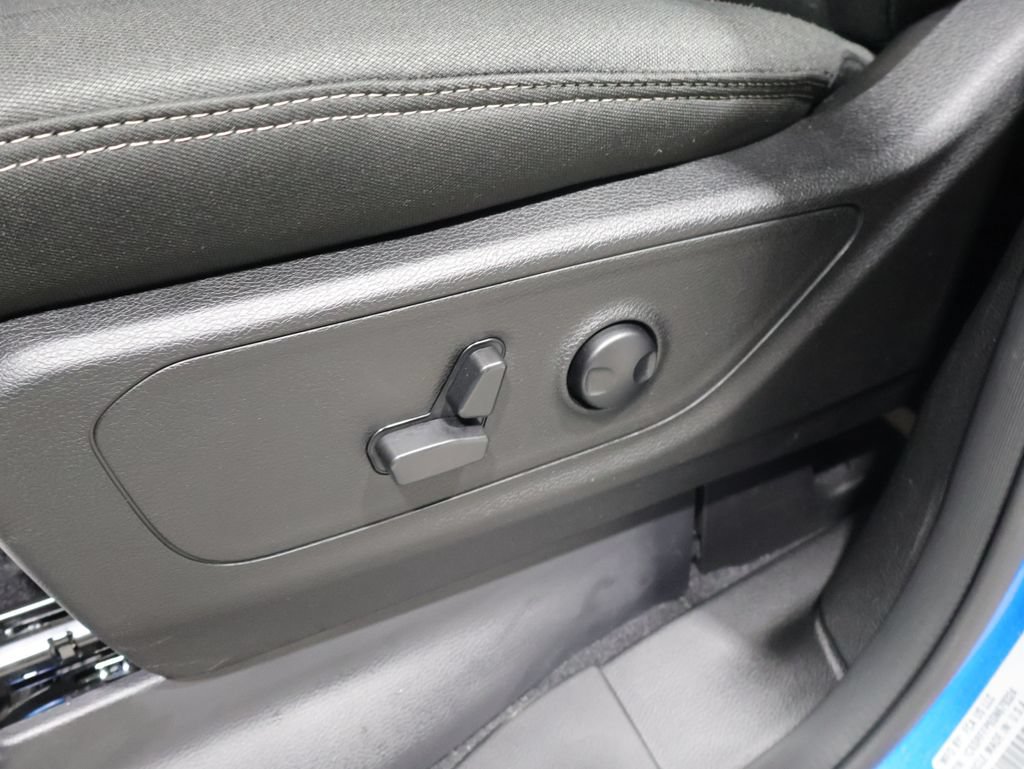 Used 2025 RAM 1500 Big Horn AWD/4WD image 12