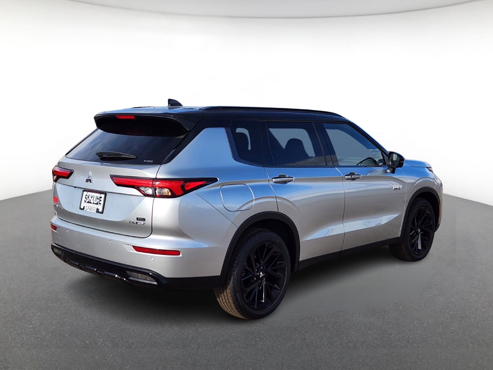 New 2025 Mitsubishi Outlander SEL Black Edition image 3