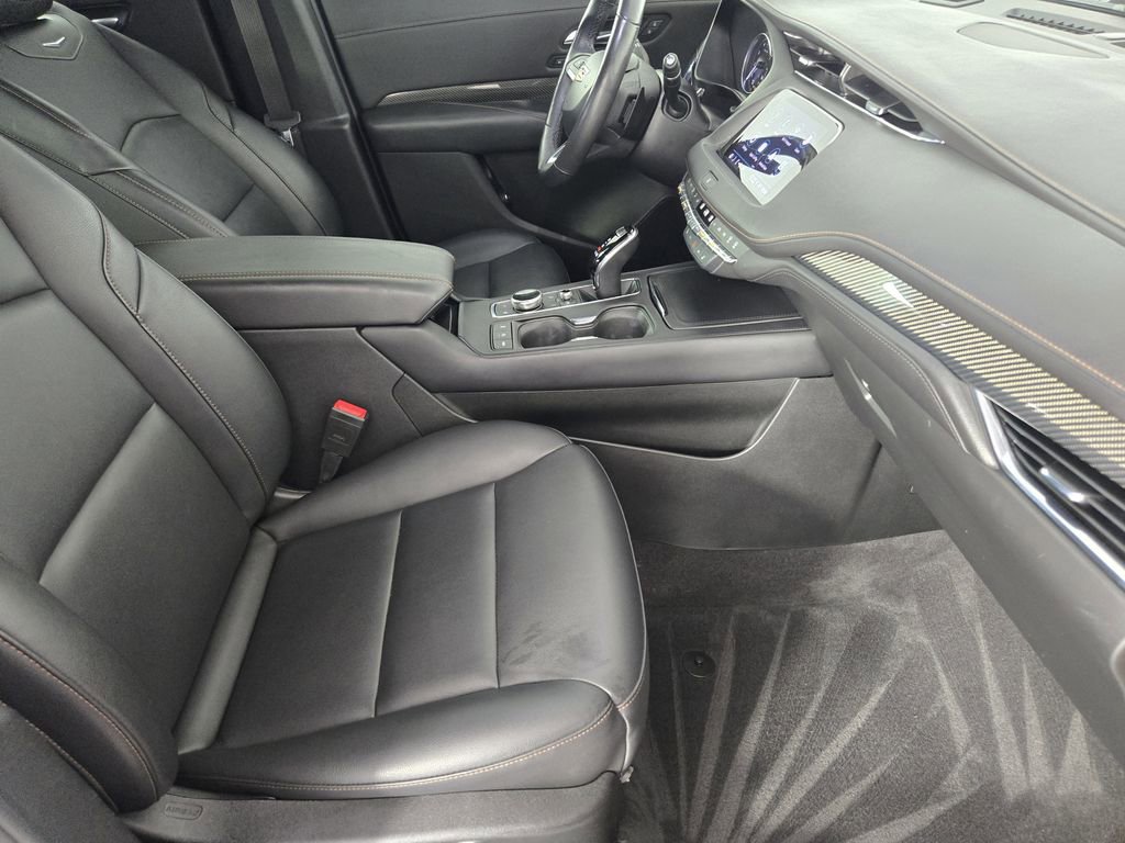 Used 2023 Cadillac XT4 Sport w/ Cold Weather Package FWD image 15
