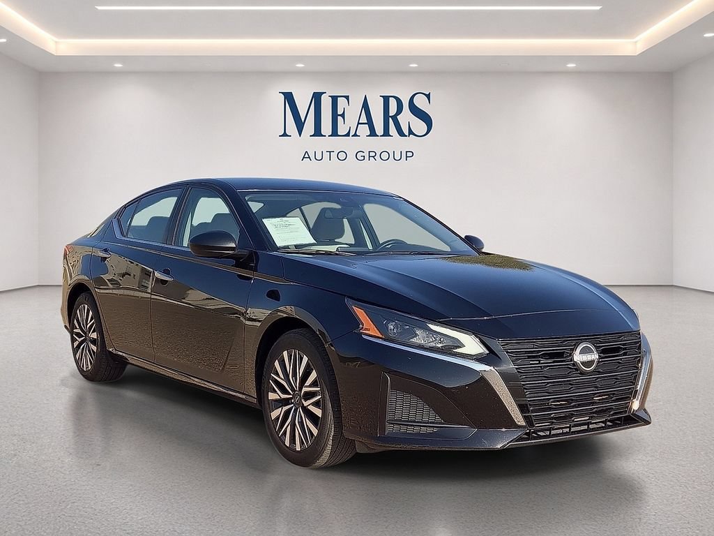 Used 2025 Nissan Altima 2.5 SV FWD image 7