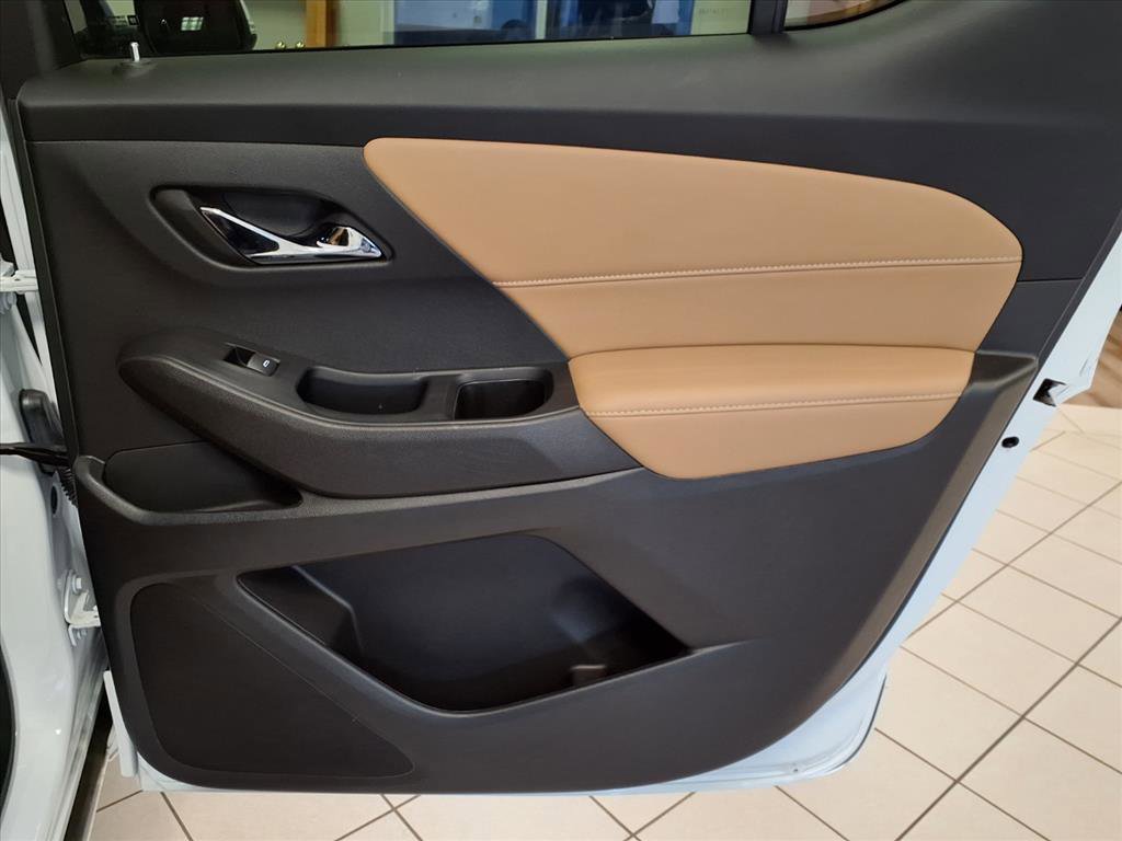 Used 2023 Chevrolet Traverse Premier image 13