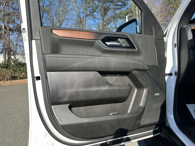 Used 2025 GMC Yukon XL Denali image 14