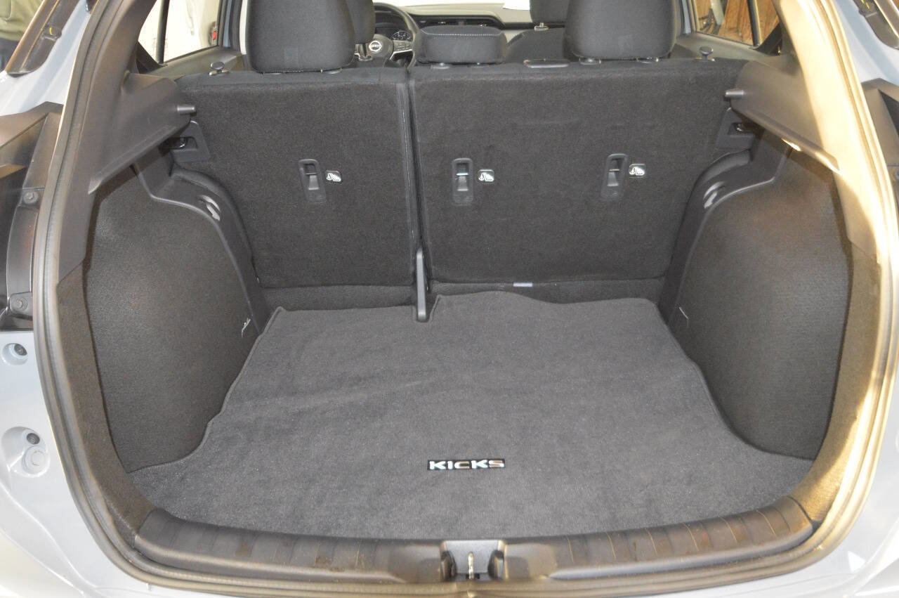 Used 2024 Nissan Kicks SV image 14