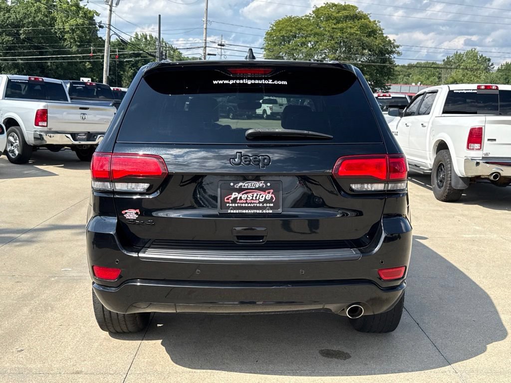 Used 2019 Jeep Grand Cherokee Altitude AWD/4WD image 16