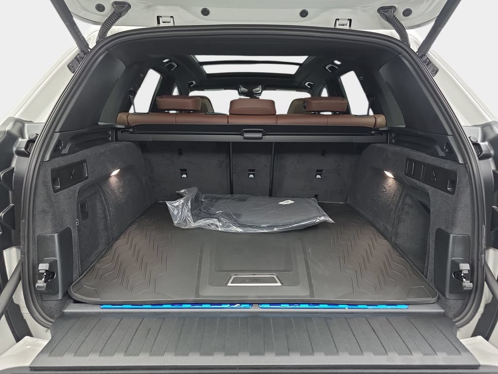 New 2026 BMW X5 xDrive50e w/ M Sport Package AWD/4WD image 12