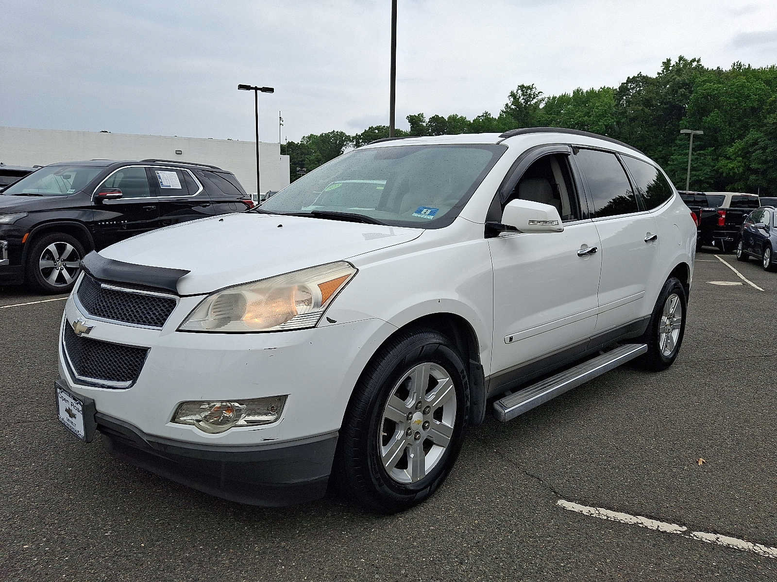 Used 2010 Chevrolet Traverse LT w/ Personal Connectivity Package FWD image 3