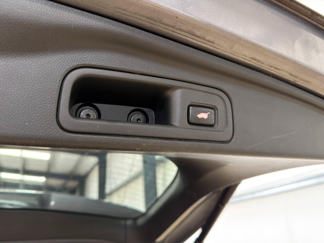 Used 2016 Honda Pilot Touring image 27