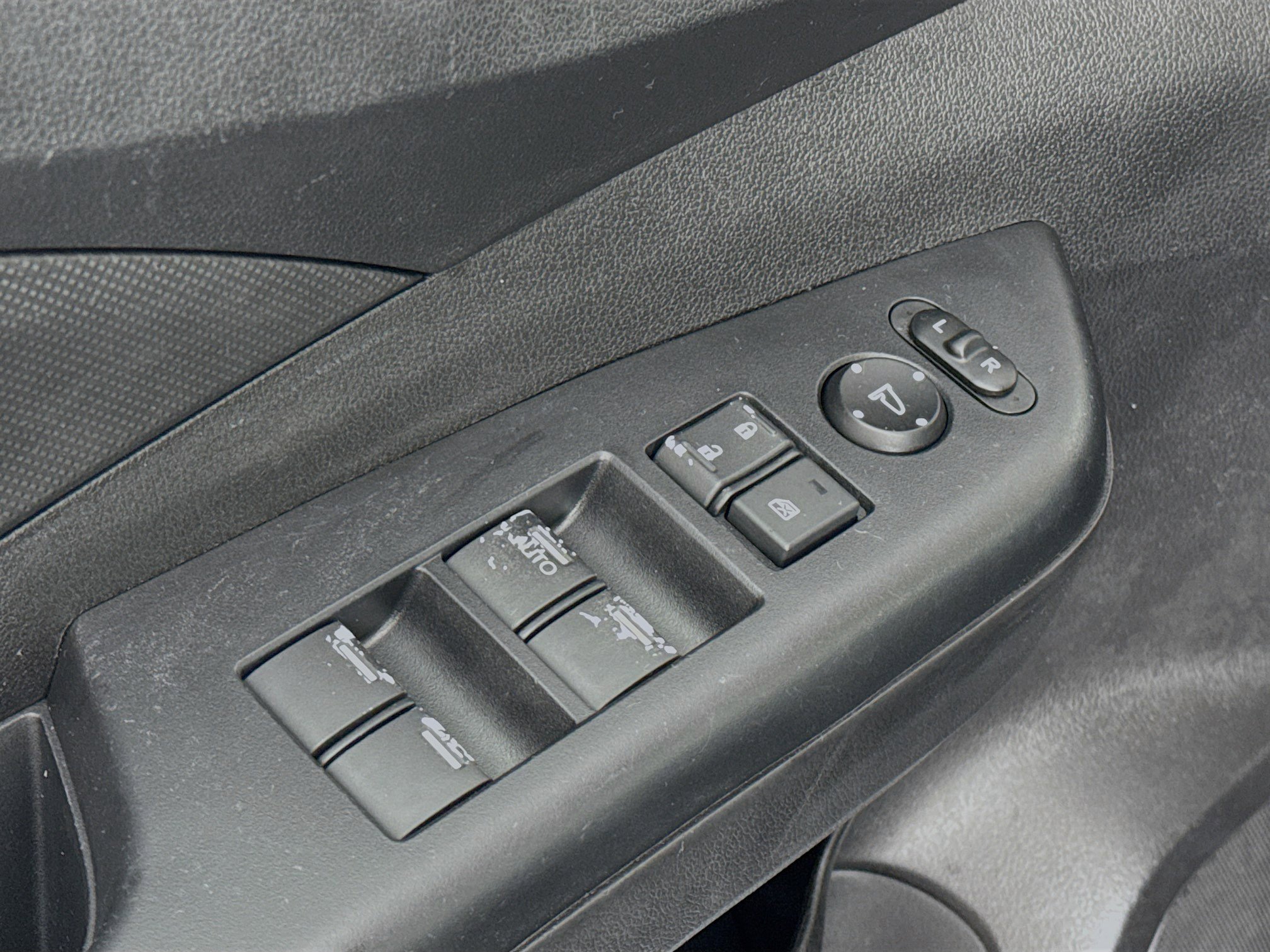 Used 2016 Honda CR-V LX image 17