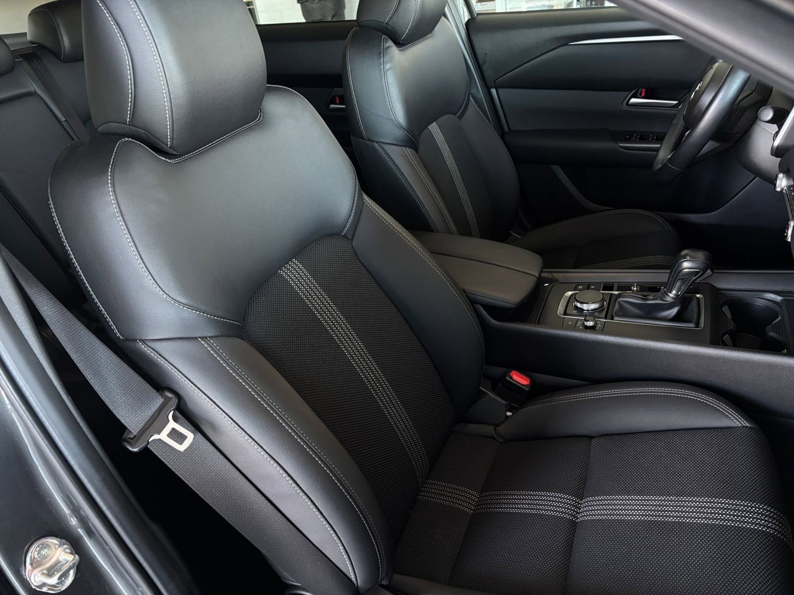 Used 2025 MAZDA CX-50 AWD 2.5 S w/ Preferred Package image 36